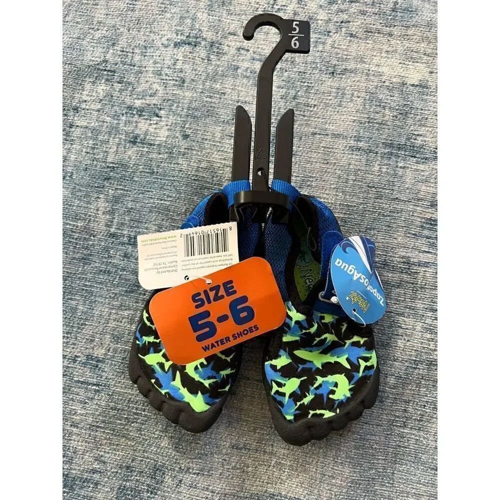 NWT! Newtz Blue Green Shark Print Water Shoes Size 5 - 6
